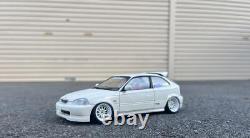 Honda Civic Type-R ek9 construite et peinte à l'échelle 1/24 par Fujimi