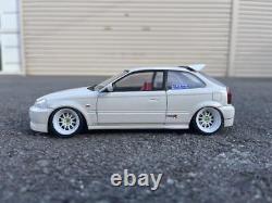 Honda Civic Type-R ek9 construite et peinte à l'échelle 1/24 par Fujimi