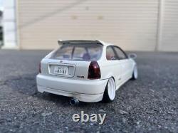 Honda Civic Type-R ek9 construite et peinte à l'échelle 1/24 par Fujimi